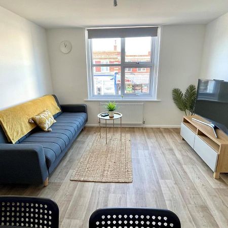 Central, Bright & Spacious Apartment - Parking Included 伯恩茅斯 外观 照片