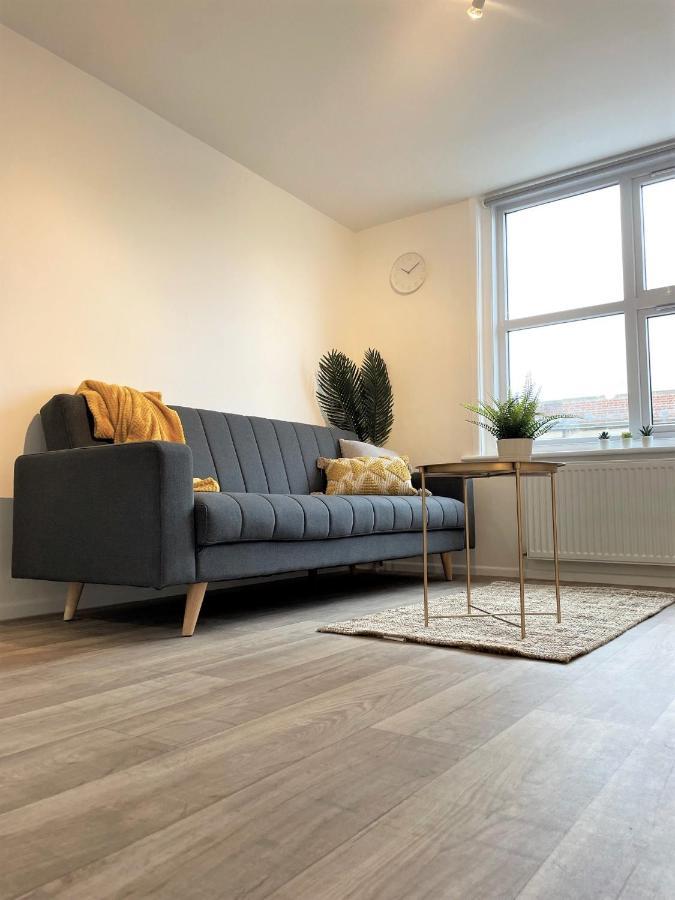Central, Bright & Spacious Apartment - Parking Included 伯恩茅斯 外观 照片